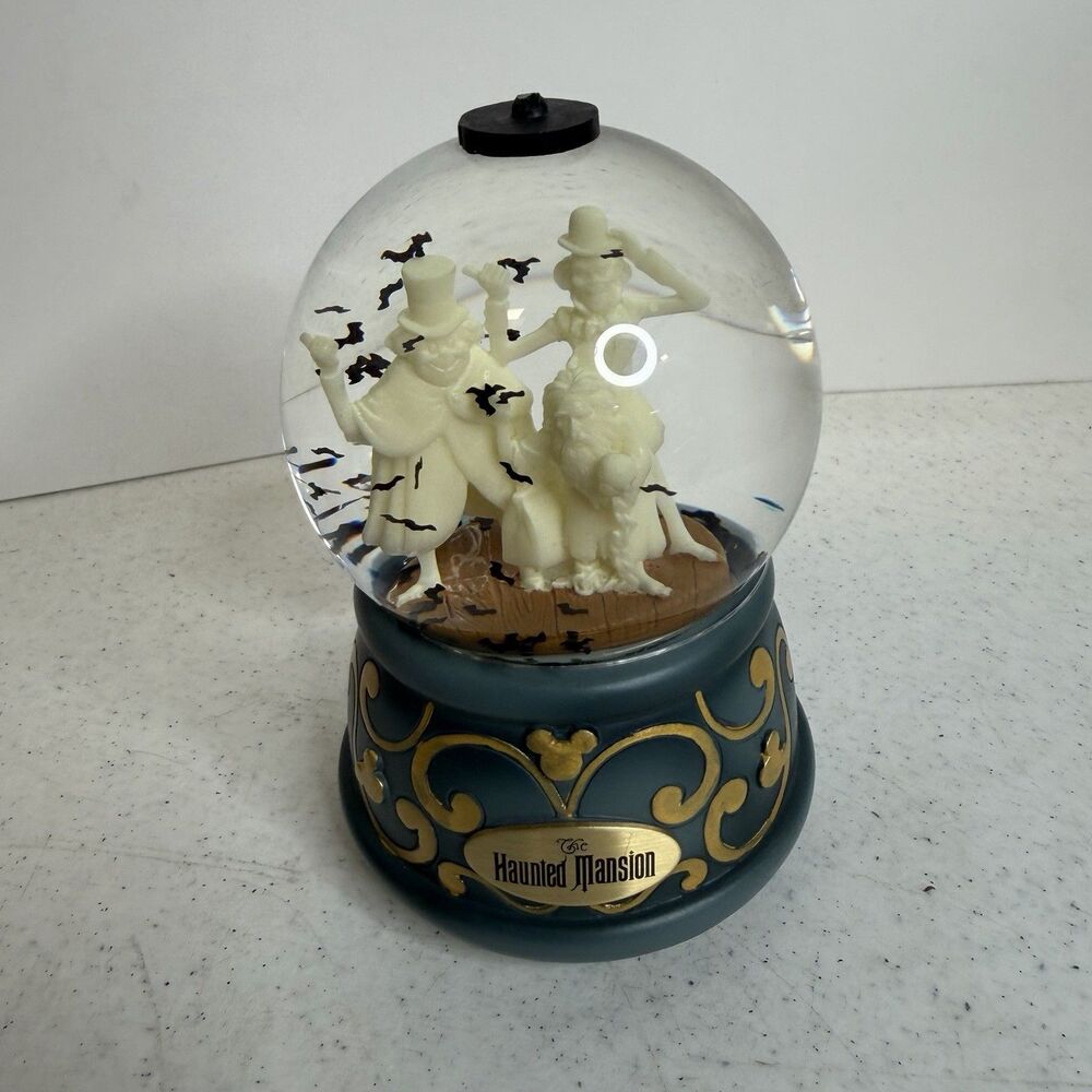 Disney Haunted Mansion Hitchhiking Ghosts Musical Snow Globe